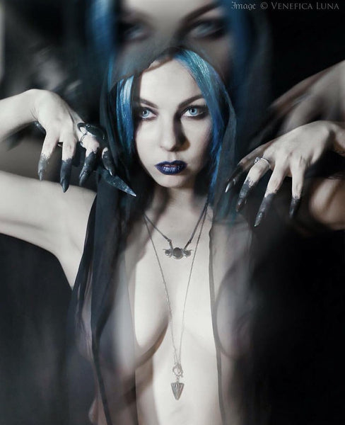 Hexen Pendant