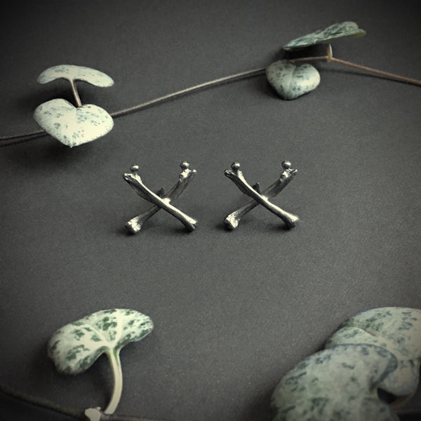 Crossbone Studs