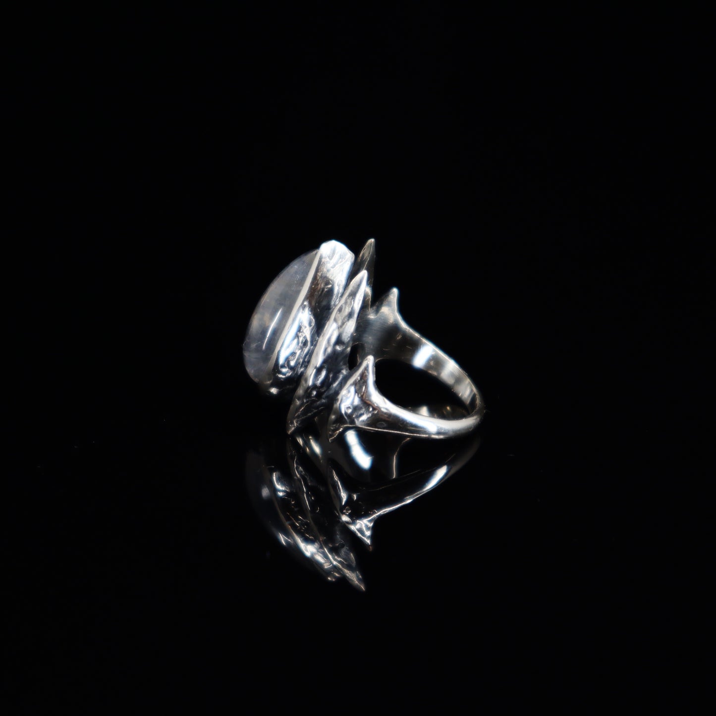 Lestat Ring (Rainbow Moonstone)