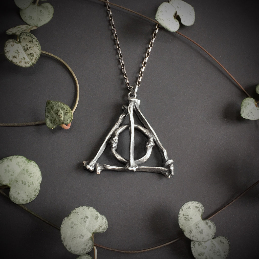 Deathly hallows choker 2025
